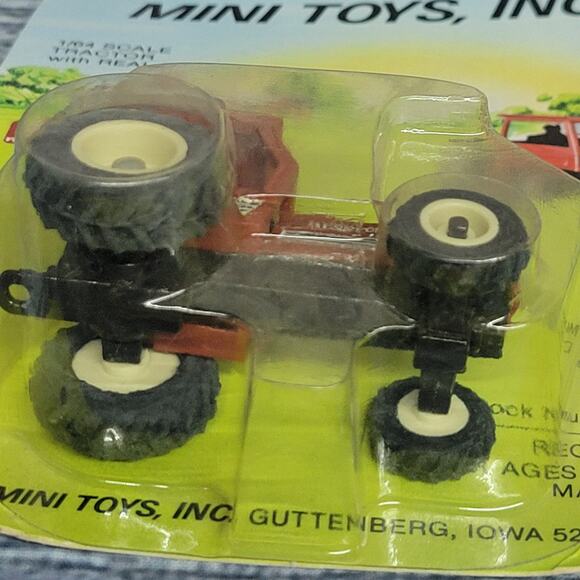 Vintage mini toys Inc 1/64 scale Hesston 1180 DT Turbo tractor brown/white - Picture 8 of 9